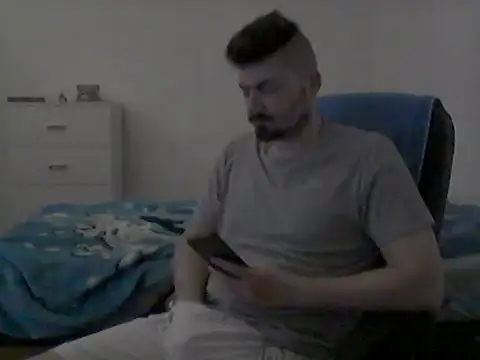 Snapshot of Hkl95555 chatting on 10-10-25, 10:31 Hkl95555 online show from 10-10-25, 10:31