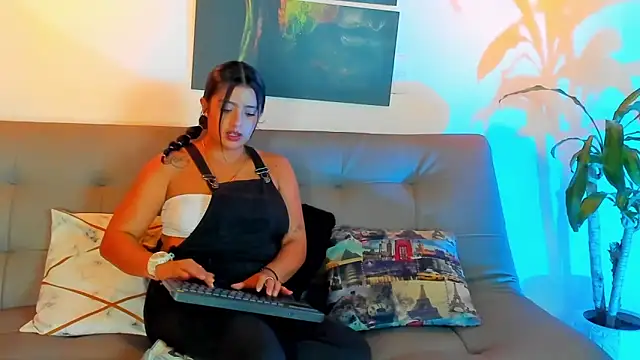 Snapshot of karla_999 chatting on 02-04-25, 11:38 karla 999 online show from 02-04-25, 11:38