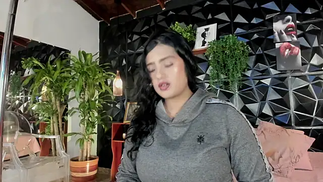 karla 999 online show from 10-28-25, 11:40