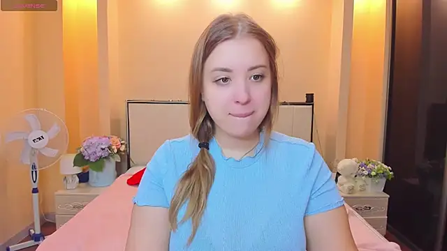 Snapshot of AlexissM chatting on 12-10-24, 06:54 AlexissM online show from 12-10-24, 06:54