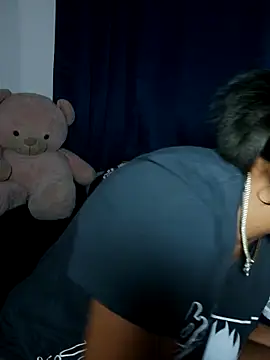 Snapshot of azulzulix chatting on 02-12-26, 01:55 azulzulix online show from 02-12-26, 01:55