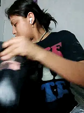 Snapshot of azulzulix chatting on 04-12-26, 01:43 azulzulix online show from 04-12-26, 01:43