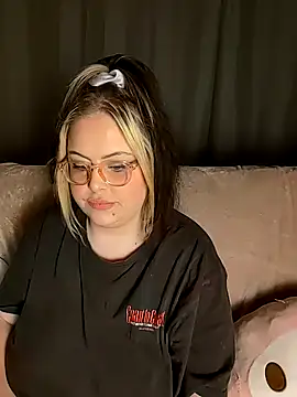 ChubbyBubs online show from 10-27-25, 04:44