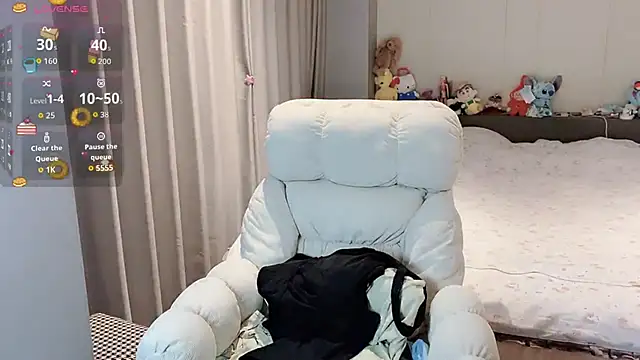 qiqi-666 online show from 10-02-25, 01:45