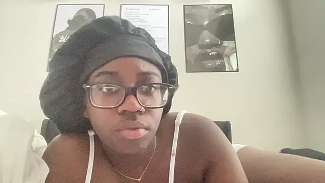 Snapshot of AveryJ99 chatting on 04-07-26, 01:00 AveryJ99 online show from 04-07-26, 01:00