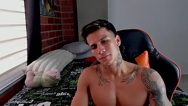 pettergrey1 online show from 11-05-25, 09:26