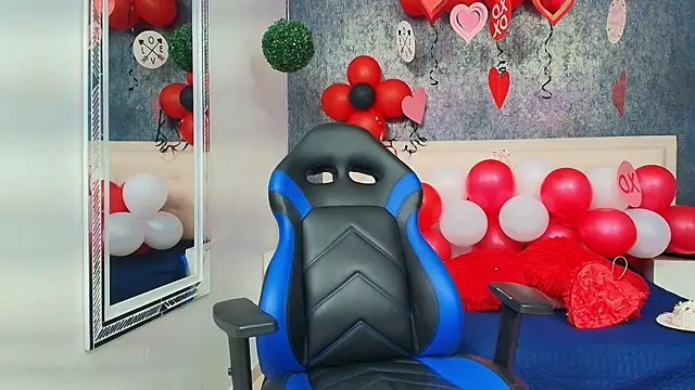 Snapshot of Erick_Zhimerman chatting on 02-15-26, 03:36 Erick Zhimerman online show from 02-15-26, 03:36