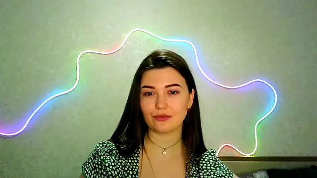 Snapshot of SeductiveTati chatting on 03-06-26, 10:39 SeductiveTati online show from 03-06-26, 10:39