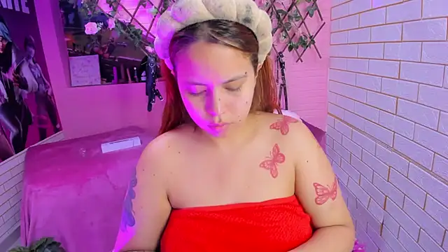 Snapshot of marcellaa303av chatting on 04-03-26, 01:47 marcellaa303av online show from 04-03-26, 01:47