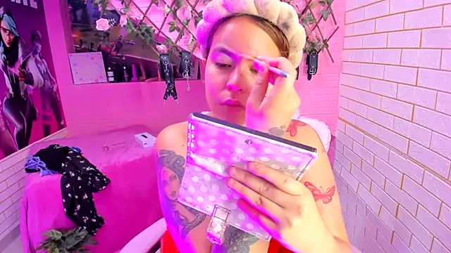 Snapshot of marcellaa303av chatting on 04-05-26, 01:25 marcellaa303av online show from 04-05-26, 01:25