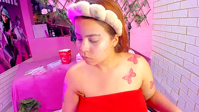 Snapshot of marcellaa303av chatting on 04-09-26, 01:27 marcellaa303av online show from 04-09-26, 01:27