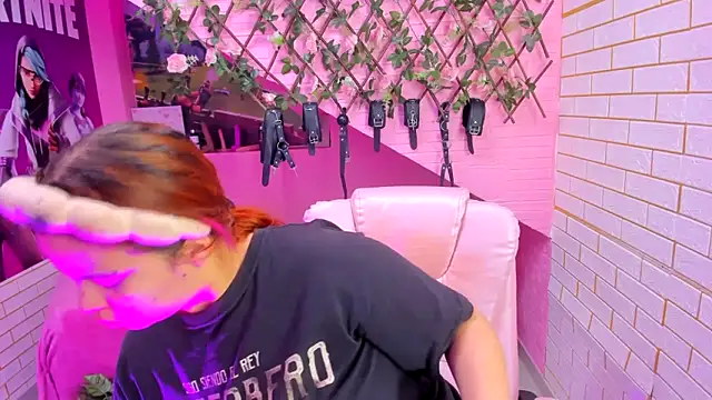 Snapshot of marcellaa303av chatting on 04-11-26, 02:16 marcellaa303av online show from 04-11-26, 02:16