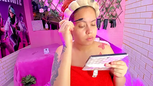 Snapshot of marcellaa303av chatting on 04-13-26, 02:17 marcellaa303av online show from 04-13-26, 02:17