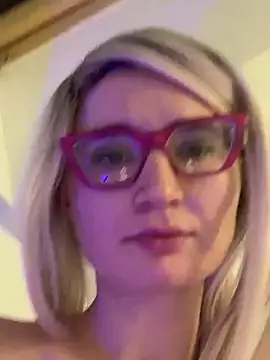 Snapshot of Charlotteeroseee chatting on 02-02-25, 06:20 Charlotteeroseee online show from 02-02-25, 06:20