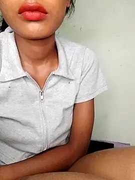 Snapshot of Angalpriya_1 chatting on 12-17-24, 06:09 Angalpriya 1 online show from 12-17-24, 06:09