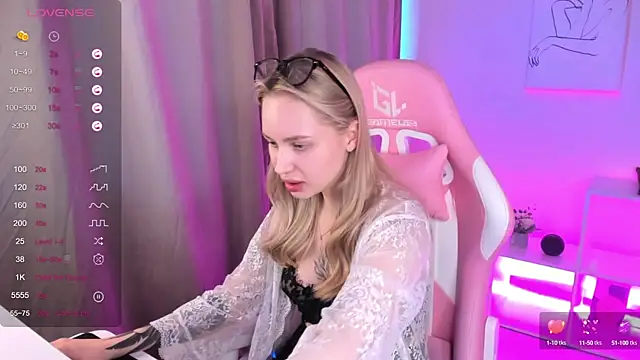 Carol  Cox online show from 02-24-25, 03:12