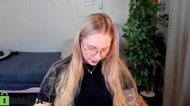 Carol  Cox online show from 12-03-25, 11:03