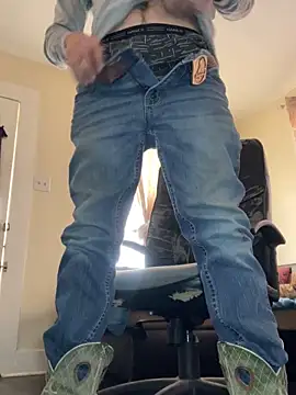 Snapshot of dcockell chatting on 03-21-25, 03:46 dcockell online show from 03-21-25, 03:46