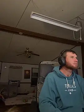 Snapshot of dcockell chatting on 10-27-25, 06:17 dcockell online show from 10-27-25, 06:17