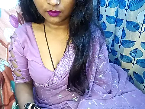 Snapshot of Muktha chatting on 02-04-25, 02:32 Muktha online show from 02-04-25, 02:32