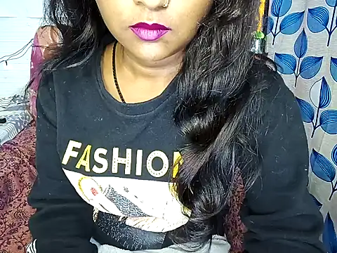 Snapshot of Muktha chatting on 02-09-25, 10:54 Muktha online show from 02-09-25, 10:54