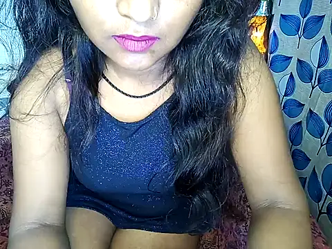 Snapshot of Muktha chatting on 02-10-25, 01:57 Muktha online show from 02-10-25, 01:57