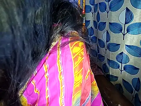 Snapshot of Muktha chatting on 02-12-25, 11:20 Muktha online show from 02-12-25, 11:20