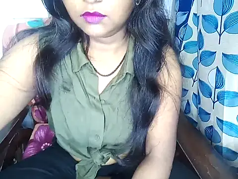 Snapshot of Muktha chatting on 02-25-25, 06:36 Muktha online show from 02-25-25, 06:36