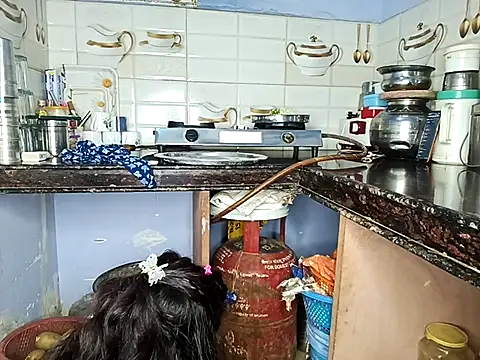 Snapshot of Muktha chatting on 09-10-25, 03:01 Muktha online show from 09-10-25, 03:01