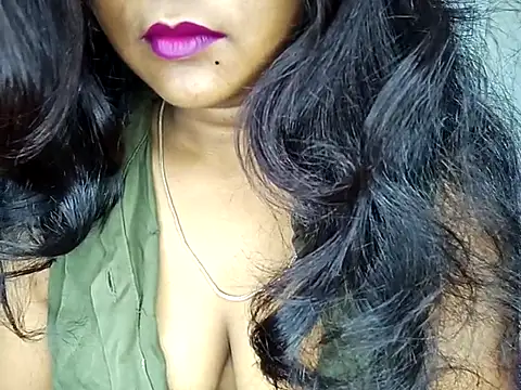 Snapshot of Muktha chatting on 09-28-25, 12:16 Muktha online show from 09-28-25, 12:16