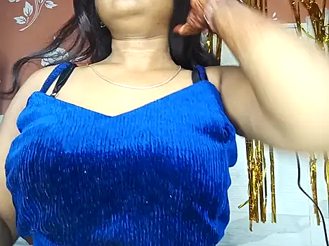 Snapshot of Muktha chatting on 10-13-25, 02:22 Muktha online show from 10-13-25, 02:22