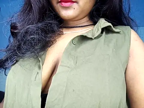 Snapshot of Muktha chatting on 10-29-25, 03:42 Muktha online show from 10-29-25, 03:42