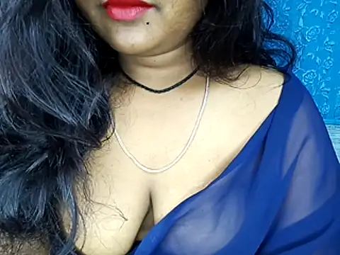 Snapshot of Muktha chatting on 11-17-25, 04:24 Muktha online show from 11-17-25, 04:24