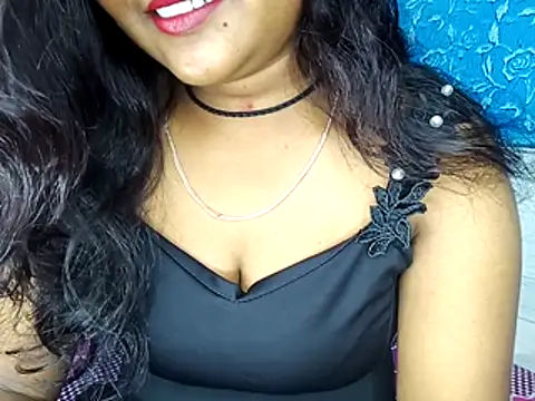 Snapshot of Muktha chatting on 11-21-25, 02:16 Muktha online show from 11-21-25, 02:16