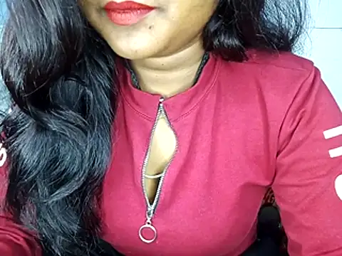 Snapshot of Muktha chatting on 11-24-25, 04:07 Muktha online show from 11-24-25, 04:07