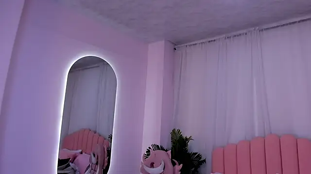 zoe rivers online show from 02-18-25, 05:10