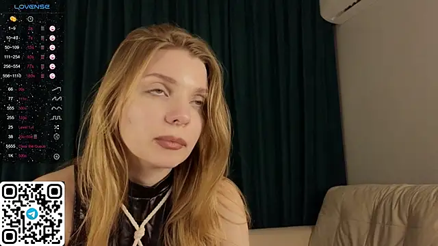 Snapshot of ElswythDecoursey chatting on 12-30-24, 12:11 ElswythDecoursey online show from 12-30-24, 12:11