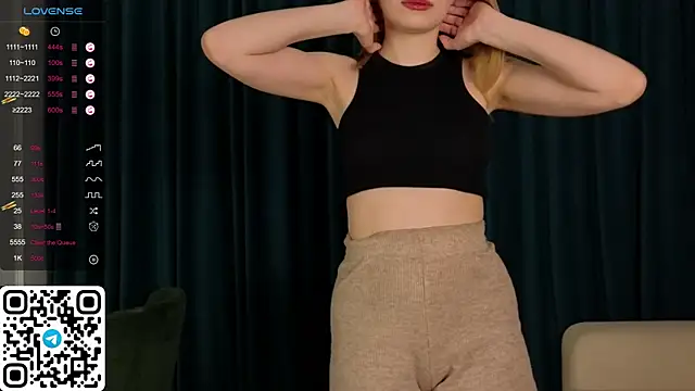 Snapshot of ElswythDecoursey chatting on 01-25-25, 05:08 ElswythDecoursey online show from 01-25-25, 05:08