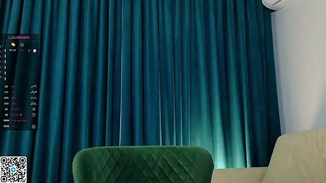 Snapshot of ElswythDecoursey chatting on 03-05-25, 09:04 ElswythDecoursey online show from 03-05-25, 09:04