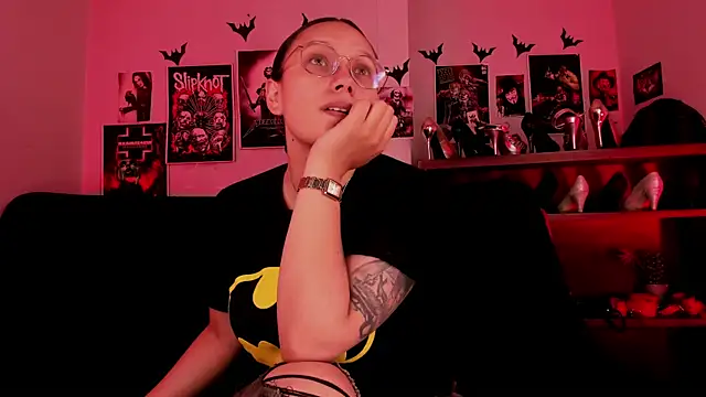 Snapshot of lilith-deveraux chatting on 07-14-26, 04:06 lilith-deveraux online show from 07-14-26, 04:06