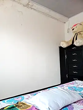 Karii-R online show from 11-13-25, 06:51