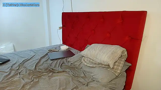 NicoDavisHere online show from 03-11-26, 10:49