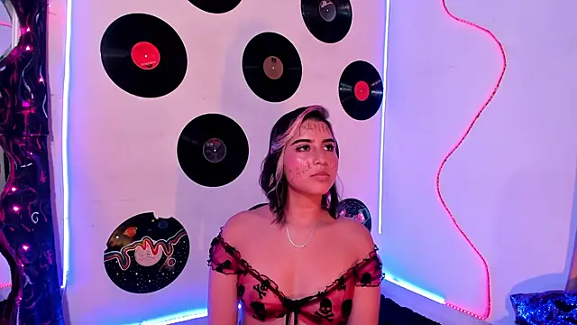  dahian14  online show from 01-11-25, 04:16