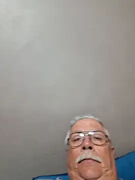 Snapshot of NawtyB1965 chatting on 09-23-25, 03:31 NawtyB1965 online show from 09-23-25, 03:31