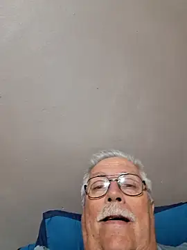 Snapshot of NawtyB1965 chatting on 10-04-25, 04:10 NawtyB1965 online show from 10-04-25, 04:10