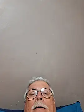 Snapshot of NawtyB1965 chatting on 10-14-25, 03:40 NawtyB1965 online show from 10-14-25, 03:40