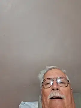 Snapshot of NawtyB1965 chatting on 06-07-26, 04:27 NawtyB1965 online show from 06-07-26, 04:27