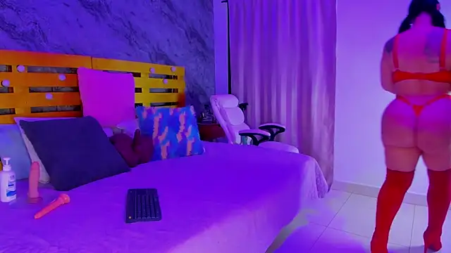 Snapshot of Rubi_Love_ chatting on 03-23-25, 03:10 Rubi Love online show from 03-23-25, 03:10