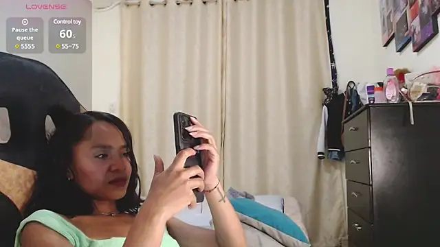 Samary thomas online show from 12-22-24, 02:17