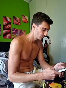 Snapshot of MASTERBULLY chatting on 09-10-25, 09:20 MASTERBULLY online show from 09-10-25, 09:20